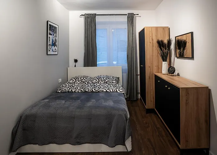 Loftowy Na Lazarzu شقة *